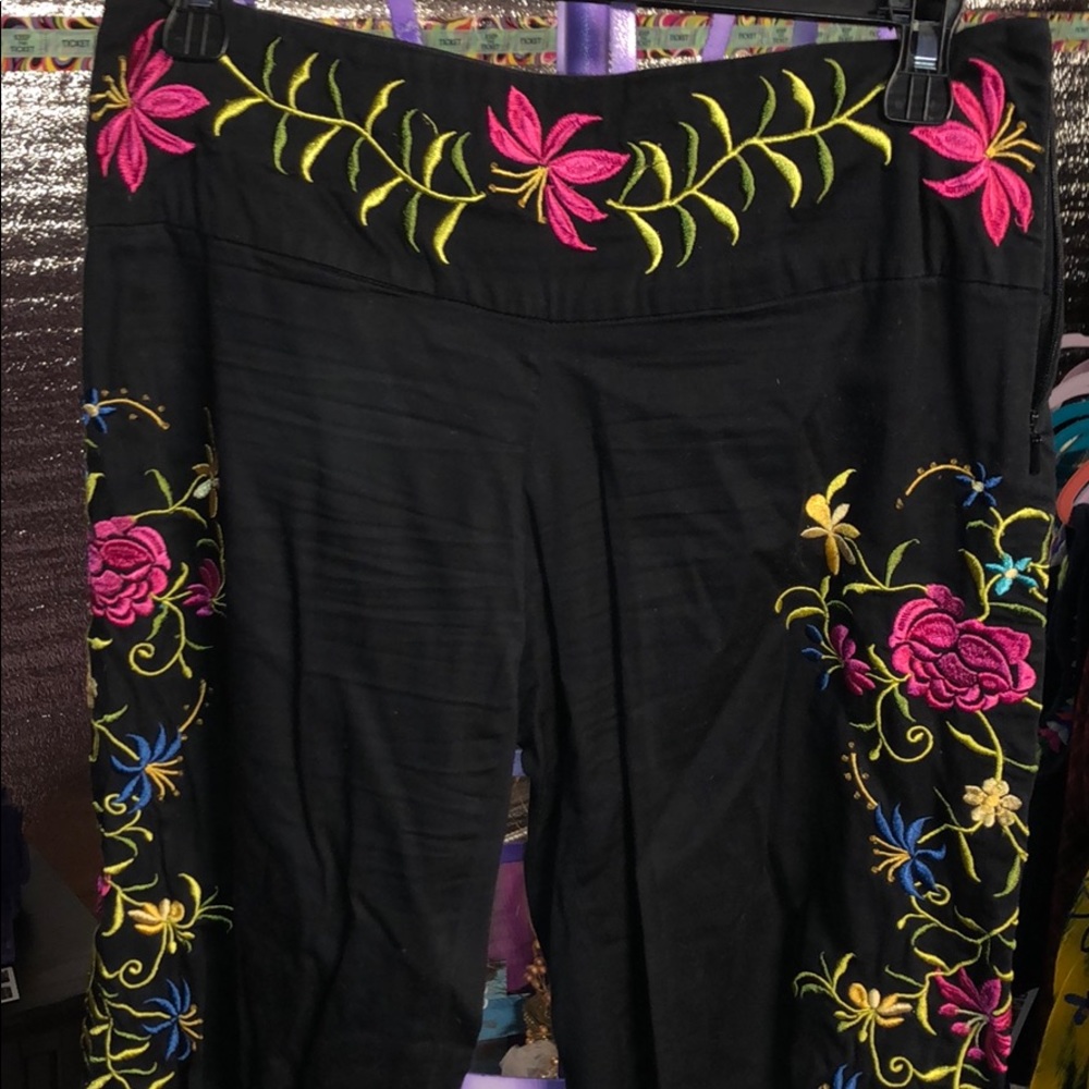 Very cute knee pants